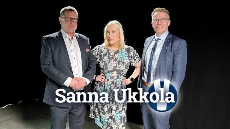 Sanna Ukkolan vieraina Jukka Kopra ja Jukka Savolainen. (Kuva: Tuukka Ylönen)