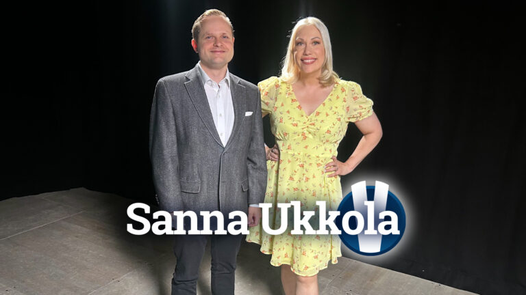Sanna Ukkolan vieraana Evan viestintäpäällikkö Mikko Laakso. Kuva: Tuukka Ylönen